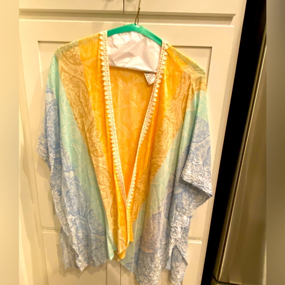 Chicos Size Small/Medium Ruana/Wrap. Worn one time. Excellent Condition